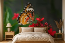 Fotobehang vlinder op bloem – rustgevende slaapkamer